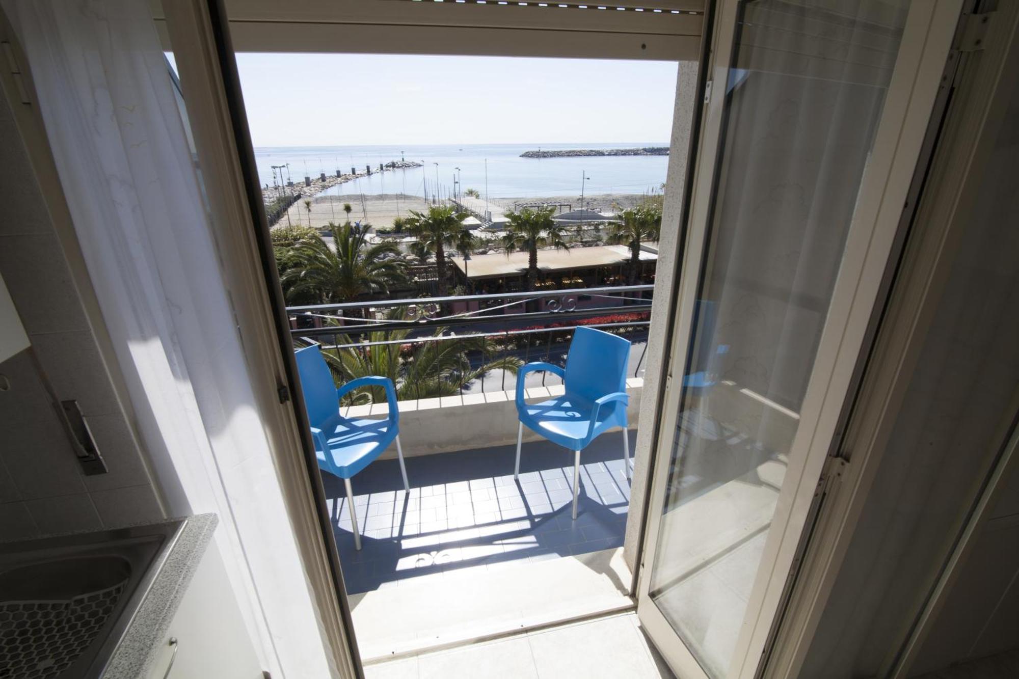 Residence Colibri Family & Bike Loano Zimmer foto