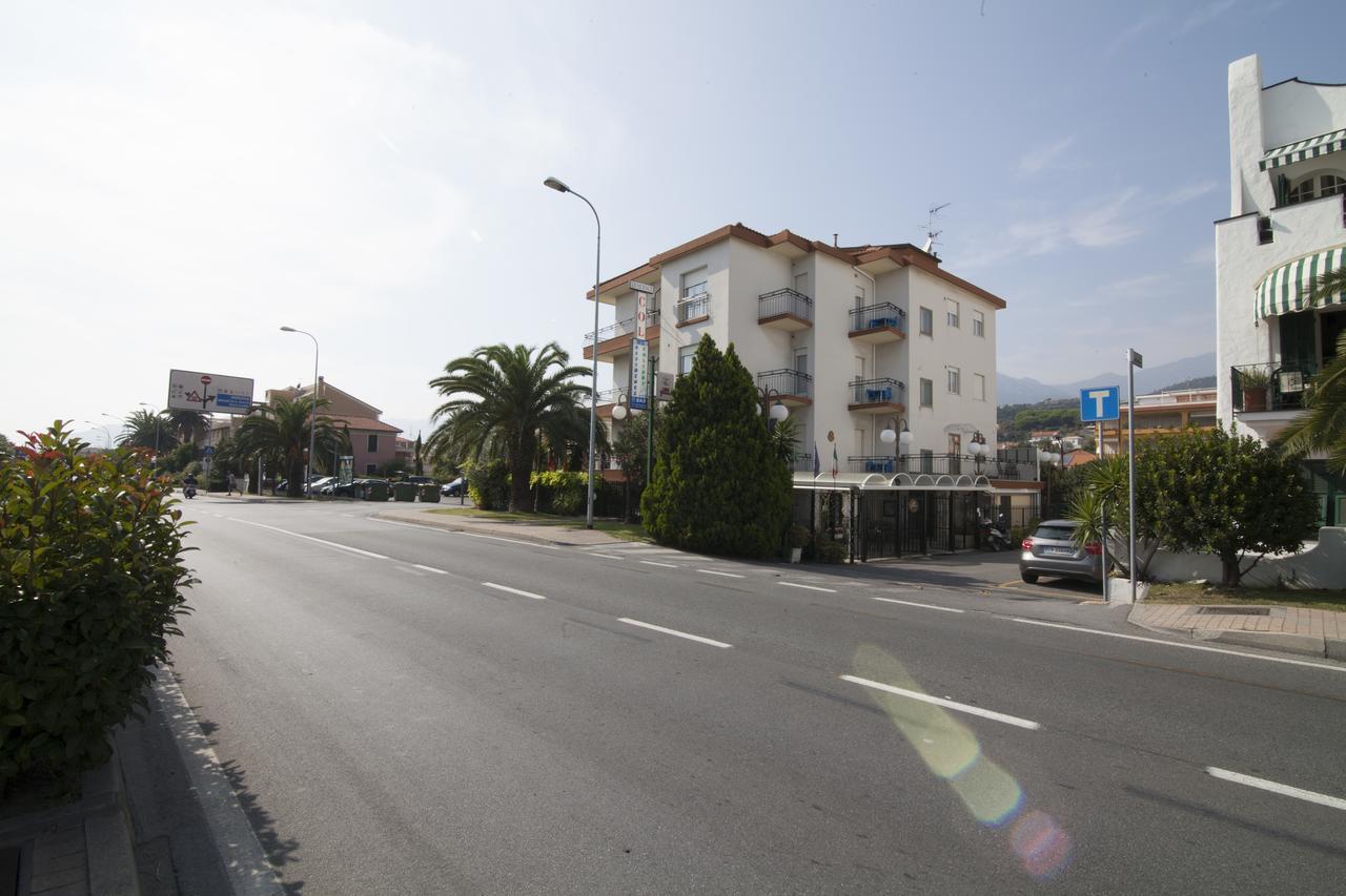 Residence Colibri Family & Bike Loano Exterior foto