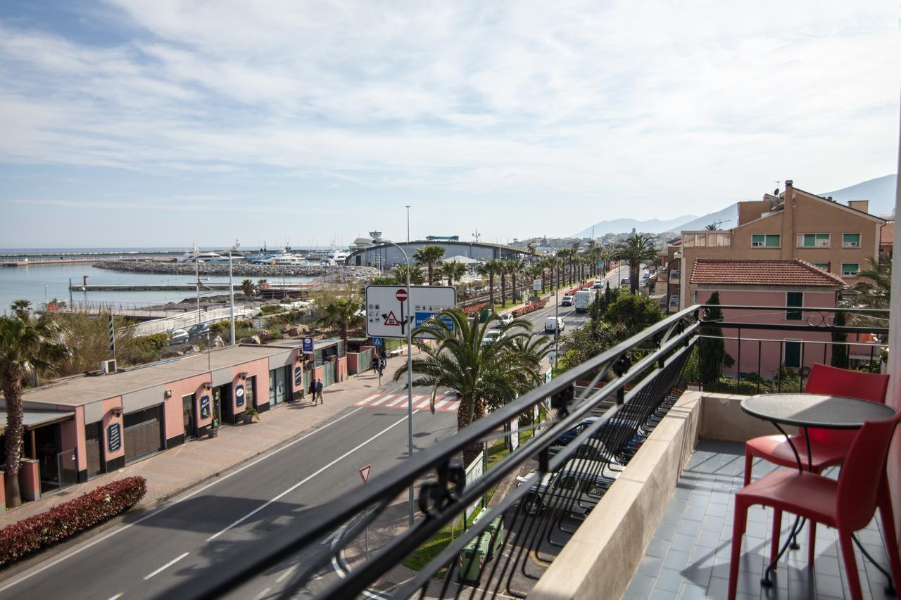 Residence Colibri Family & Bike Loano Exterior foto