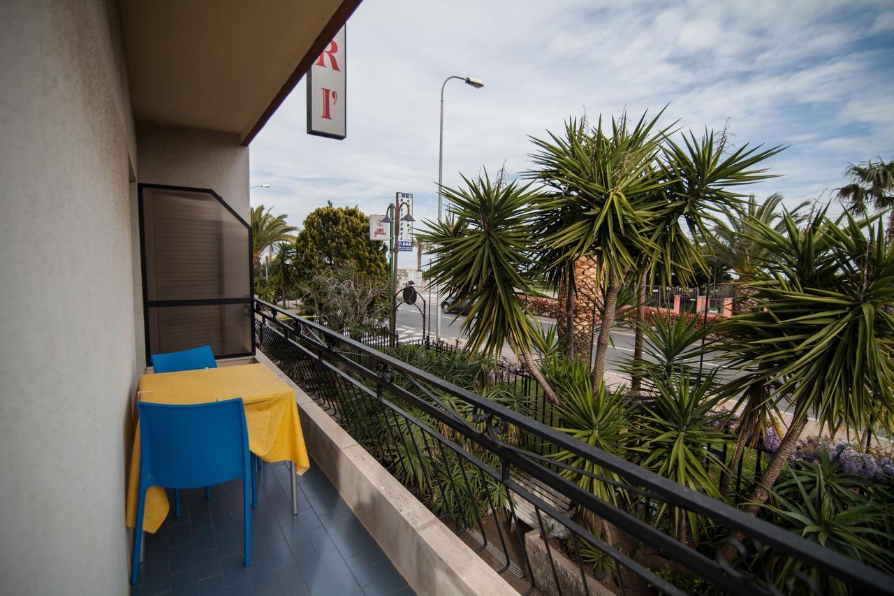 Residence Colibri Family & Bike Loano Exterior foto